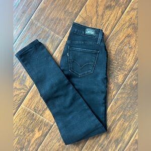 Levi's Dark Wash Skinny Jeans